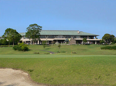 潮来カントリー倶楽部  ＼ゴルフ好きの方、必見！／
従業員価格でゴルフがプレイできます！
この機会にゴルフを始めたい方も歓迎です♪