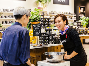 ラッシュ（LUSH） moyuk札幌店 まずはLUSHの商品のことを知りましょう！
フレッシュな素材を使ったハンドメイド商品…
誇りをもってお客様にご紹介しています♪