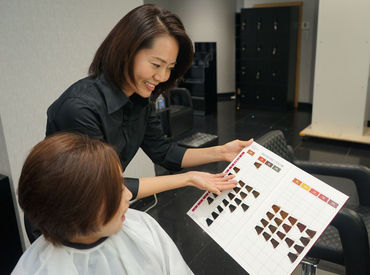 株式会社ハクブン　HAIR SALON Best 福岡平野店 分りやすい技術講習があります!
ブランクがある方も都度教えるので
美容師免許があれば応募OK◎
※画像はイメージです