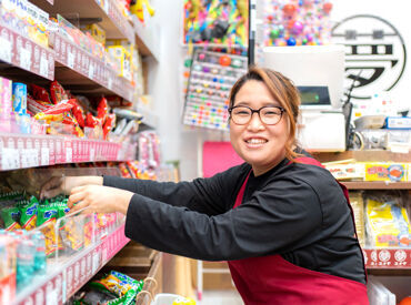 だがし夢や イオンモール倉敷 社割で買って大学に持っていけば友達と盛り上がること間違いなし！
自分の子どもに買って帰る主婦さんもいます♪