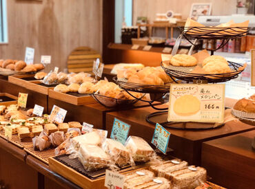 まごころとおもてなしがいっぱい詰まったパンを製造♪
パン作りが初めてでも丁寧に指導するので、安心してくださいね。