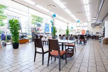 自慢はスタッフの仲の良さ♪
気の良い店長や素敵な先輩がアナタをお待ちしてます◎
一緒に楽しく働きましょう！