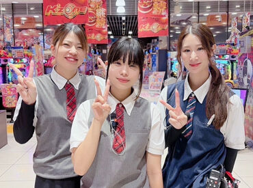 K’ZONE パチンコやスロットの知識ゼロでもOK♪
スタッフ同士はみんな仲良し♪幅広い年代の方がいますが、みんな楽しく仕事しています！