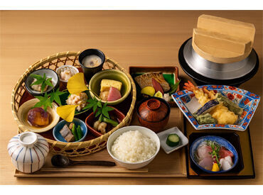 KOMEKAI別邸　お米と小鉢　ごえんだま 日本料理のホールスタッフ募集♪
週1~副業や家庭と両立◎