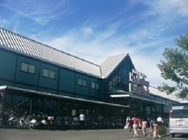 《居心地の良さが自慢★》
幅広い年齢層が活躍中!
仕事もシンプルで定着率抜群◎
プライベートと両立しながら働けます♪