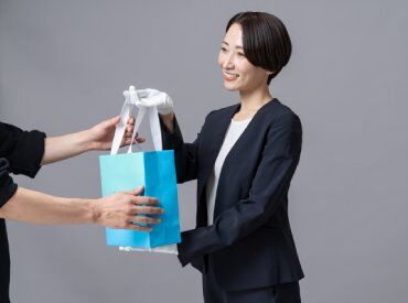 メモリアルグッズや仏具など、
お客様の気持ちに寄り添う商品を取り扱うことで
感謝されるやりがいも◎
※画像はイメージです