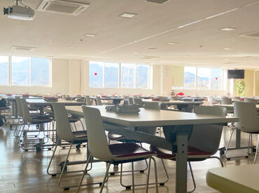 <男性スタッフ活躍中!>
リネンサプライ業界トップクラスの安定企業**
退職金制度・財形貯蓄・社員旅行など福利厚生も充実◎