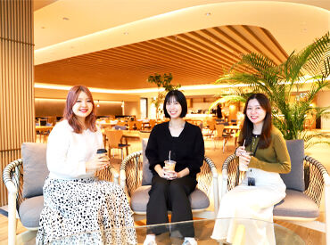 働きがいのある会社ランキング第1位★
好立地キレイなオフィスなので、雨などの天気でも、移動が少なくて快適♪