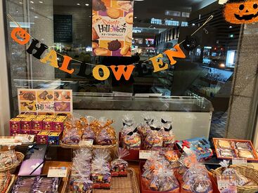 ≪スイーツ好きな方必見!!≫
ケーキやクッキーなどの
甘いものに囲まれて幸せな気持ちに*
大好きなケーキの試食ができるかも♪