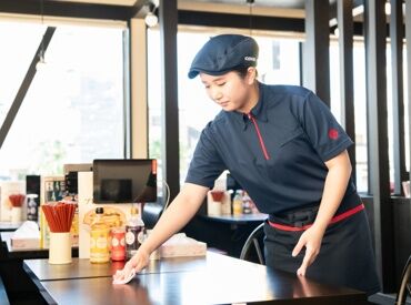 幸楽苑　飯田上郷店 バイトデビューの学生さんも大歓迎！
"人と話すのが好き"という方にもおすすめ◎
お友達と一緒にご応募もOKです♪