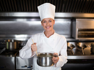 株式会社プレンティー（勤務地：キャンプフォスター） ◇幅広い年代の男女活躍中！
留学生のスタッフも多数在籍しており、働きながら国際交流もできますよ☆
※イメージ画像