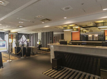 アパホテル（APA HOTEL）〈大阪谷町四丁目駅前北〉 ＼スキマ時間を有効活用／
高時給だから効率よく稼げる！
昇給/社保完備/正社員登用
…大手ならではの高待遇◎