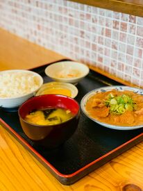 週ごとに希望シフト提出OK♪
「子育てと両立」「学校が忙しい…」
ライフスタイルに合わせて、
無理のない範囲で働けます☆