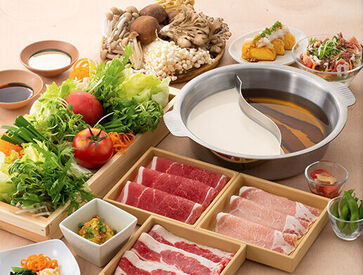 ＼食べ放題"50％OFF"／
お肉・野菜・サイドメニューと
豪華ラインナップな食べ放題も格安に◎