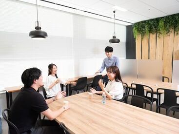 株式会社プラップジャパン 服装・髪色・ネイル・ピアス全部OK✦
オシャレしながら自分らしく働けて嬉しい◎