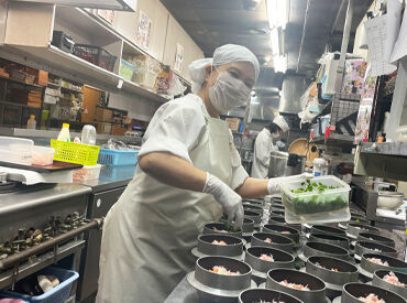 ≪キッチン・洗い場STAFF≫
★接客ナシで安心!!★
コツさえ覚えれば、未経験でもササッとできます♪