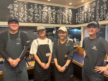 串屋横丁　卸直売センター スタッフは、学生も多く在籍しています。週2×3h～からの勤務OK！メニューから選べる無料の賄い食事有り♪