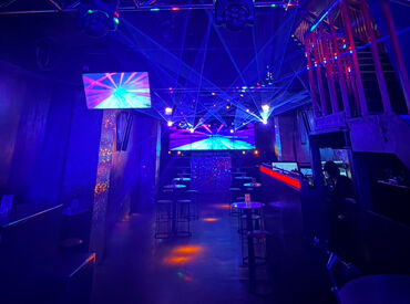 勤務後は始発までお店で待機OK！仲間とまかないを食べたり、
ワイワイ語り合ったりして朝まで楽しい時間を過ごせる♪