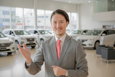 株式会社エムアンドエム　 ※勤務地：熊本県荒尾市（自動車販売営業） 来店対応中心♪
未経験から正社員を目指せるカーライフアドバイザー◎
