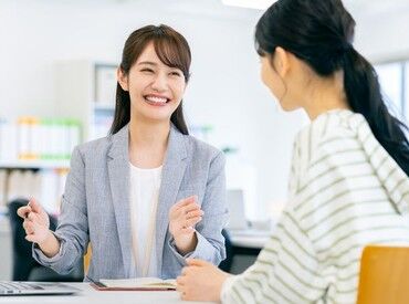 アイディホーム株式会社　新川モデルハウス 勤務するときの恰好はオフィスカジュアルでOK◎
その他にも…髪型自由、ネイルなど比較的自由な格好でOK！
※イメージ画像