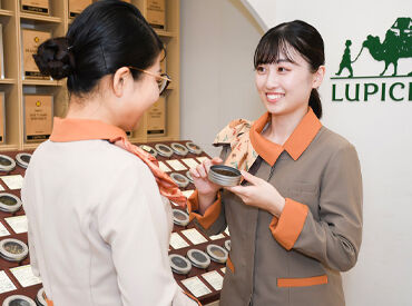 "紅茶"といえば＜LUPICIA＞♪
たくさんのお茶を取り揃えているので、
働きながらワクワクできます！