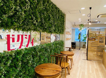 ゼクシィ高崎イオンモールカウンター CMでも有名なあの"ゼクシィ"で安定して働ける！！
社員のサポートがメインなので、未経験やブランクがあっても大丈夫です♪