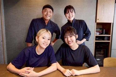 鉄板焼なか川 「いらっしゃいませ♪」
まずは明るくお客様の案内から＊
初バイトや未経験でも問題なし◎
一から丁寧に教えます！