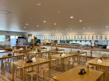 配膳・下膳は"セルフ"でらくらく！
作業の機械化で負担も軽減♪
シフトは10名前後で調整予定なので助け合っていきましょう！