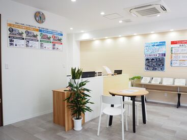 株式会社シンカハウス 「大丈夫？」「困ったことはない？」と
お互いに声を掛け合いながら業務を進めています！
チームワーク抜群の職場で働きやすい◎