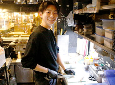 まずは簡単な仕込みなどからお任せ♪
イチからお教えするので、少しずつ覚えていけばOKです◎