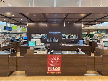 東京インテリア家具　大阪本店 店内はワンフロアで広々♪*
子育てと両立したい方もお気軽にご相談ください◎