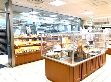 西武福井の地下1階です!
土日祝は時給がUPするので、
学生さんにも大好評です◎
働き方や時間も相談できます♪