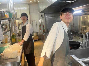 キッチンも同時募集★
接客なしでモクモク作業できます！
普段料理をしなくても大丈夫♪
マニュアルがあるので未経験でも安心！