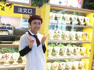 \スイーツ好き全員集合!/
シンプル&カンタンな作業ばかりで未経験も安心!
一緒に美味しいスイーツを作りましょう♪