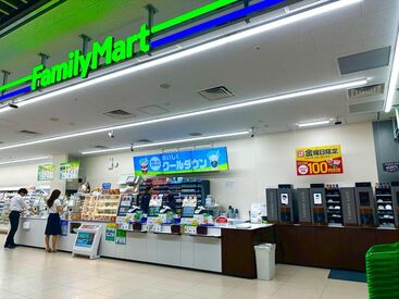 ファミリーマート赤坂グリーンクロス店　（2025年8月19日にオープンしたばかり） 