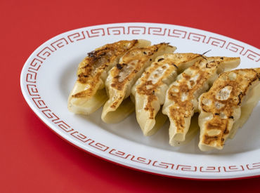 中国東北飯店 ＜学生さん・フリーターさん必見！＞
勤務時間内でまかないを食べられます◎
金曜・土曜・祝日前日は時給1200円にUP！