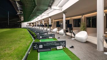 明るく丁寧な対応ができればOK♪
ゴルフ知識は不要です！

会員様の受付とご案内がメイン
落ち着いた接客が好きな方に◎