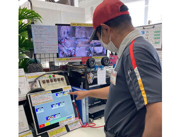 ガソリンスタンドの勤務が未経験でも大歓迎！
仲良しなスタッフたちが待ってます◎