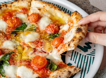 PIZZERIA IL VICOLO（中目黒）/703a 中目黒の2階建ての一軒家レストラン♪
薪窯で丁寧に焼き上げるピッツァは
ふんわり軽やかな生地が特徴！