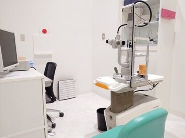 眼科で患者さまの受付や、
検査補助のお仕事をお願いします＊
お仕事はしっかり教えるので
初めての方もご安心ください♪