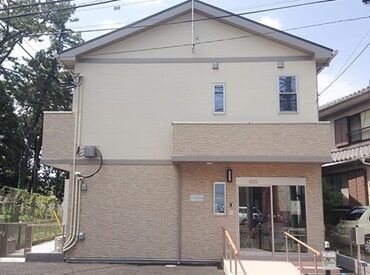 介護業界に興味がある方歓迎!
研修制度はもちろん、
資格取得支援制度もあるため、
一から介護の知識やスキルが身に付きます◎