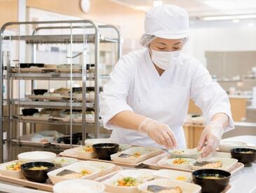 経験不問◎性別問わず幅広く募集中！
『食』を通じて笑顔を育むやりがいのあるお仕事を始めませんか？