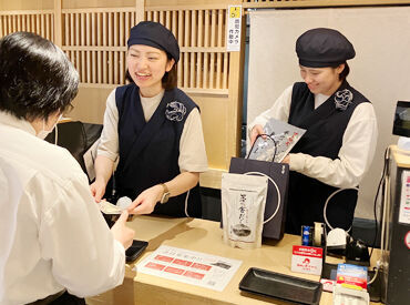 ＜研修について＞
半年間OJT研修あり！
同じ先輩が成長スピードに合わせて指導いたします！
研修バッヂを付けておけるので安心！