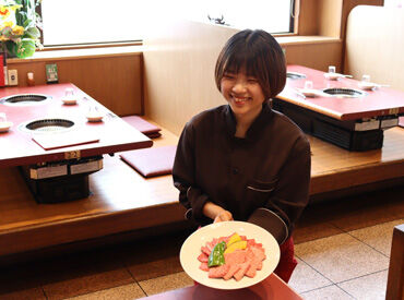 待遇・福利厚生◎
入社祝い金や知人紹介制度があります！
焼肉店の美味しいまかないも食べれちゃう♪
※規定あり