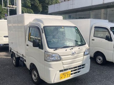 ▼免許があれば経験不問！
最初は誰だって未経験！先輩も業界初心者から慣れていってるので、皆さんの不安も支えてくれます！