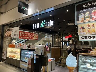 \オシャレ自由♪/
髪型・髪色自由◎
ピアスもネイルもOK!
いつものスタイルで働けます♪