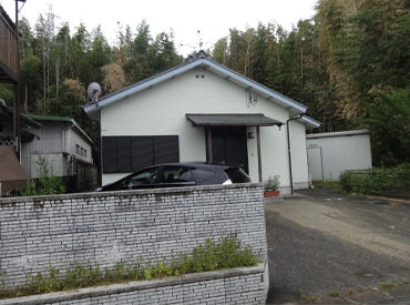 だんらんの家 諸の木　2026年3月リニューアルオープン 「大丈夫？」「困ったことはない？」と
お互いに声を掛け合いながら業務を進めています！
チームワーク抜群の職場で働きやすい◎