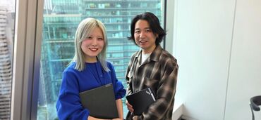憧れの六本木でのお仕事♪
オフィスは駅直結のビル高層階!
初めてでも、先輩が優しくフォローします◎