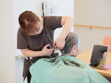ハサミやくしなどは会社が準備！
技術向上や介護の知識が身につく講習も
定期的におこなっています◎