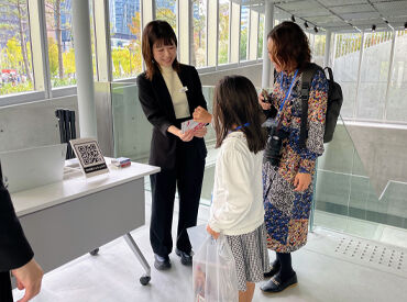 美術やデザインに興味がある方にはたまらない♪
週3日～OK！
まずはご応募くださいね◎